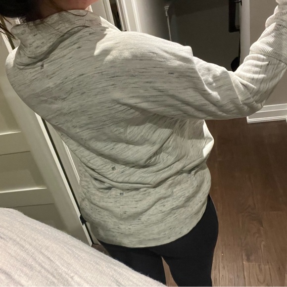 1 ROOTS SWEATER, 1 NIKE SWEATER, 1 WILFRED CARDIGAN — selling all three for 45$ - Picture 9 of 9